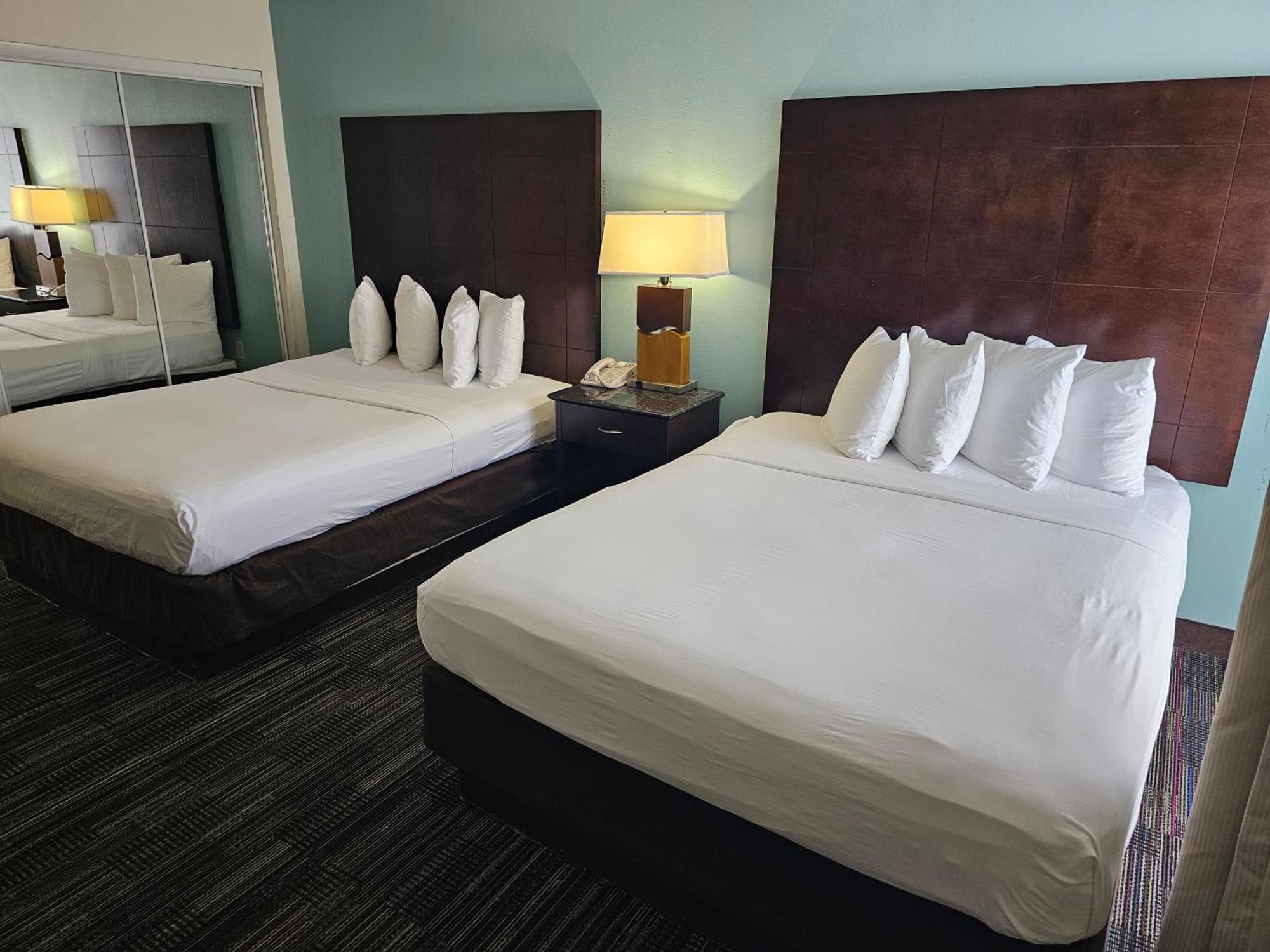 Montreal Suites Orlando Exterior photo